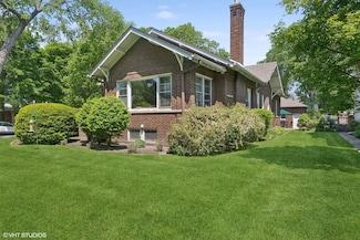 1633 Lincoln St, Evanston, IL 60201
