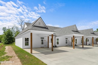 210 E D St, Rayne, LA 70578