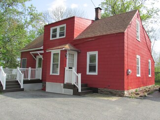 9 Hobson Ln, Saco, ME 04072