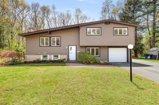 48 Country Ln, Sharon, MA 02067