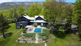 8 Hasbrouck Rd, New Paltz, NY 12561