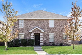 711 Locustberry Dr, Red Oak, TX 75154