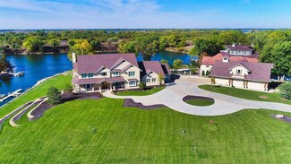 3511 W Crystal Beach Cir, Wichita, KS 67204