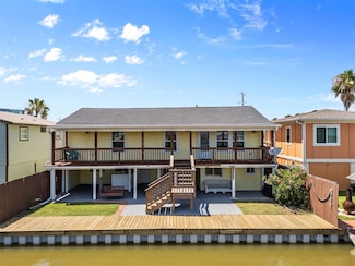 11 Highland Dr, Hitchcock, TX 77563