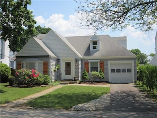31 Homeland St, Johnston, RI 02919