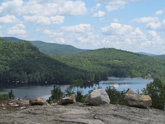 10 Gore Rd, Bryant Pond, ME 04219
