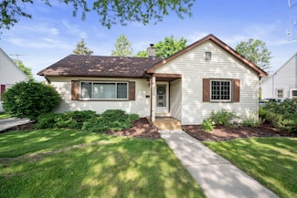 930 Terrace Dr, West Bend, WI 53095
