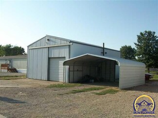 909 Harland Ct, Perry, KS 66073