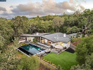 8 Oak Arbor Rd, Orinda, CA 94563