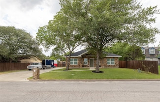 2102 Cary Cir, Bryan, TX 77803