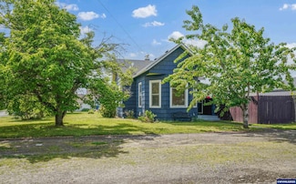 1109 N 4th Ave, Stayton, OR 97383