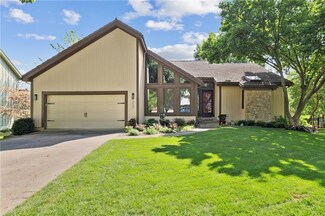 3635 NW Blue Jacket Dr, Lees Summit, MO 64064