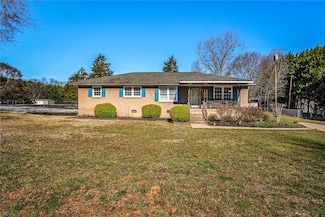 1503 Levis Smith Rd, Pendleton, SC 29670