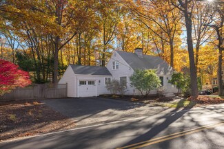 244 Mitchell Rd, Cape Elizabeth, ME 04107