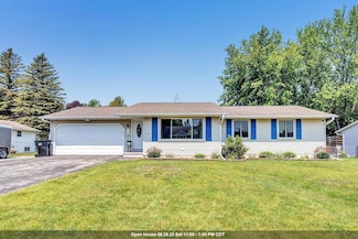 718 E Fathom Place, Sturgeon Bay, WI 54235