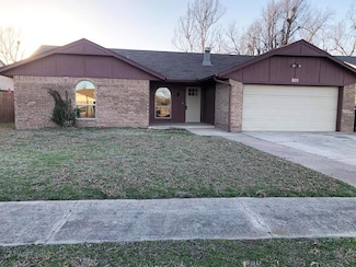 801 N Robinson Ave, Moore, OK 73170