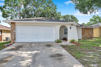 2585 Ridge Ln, Palm Harbor, FL 34684