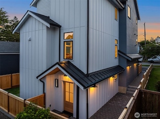 7736 30th Ave NW Unit B, Seattle, WA 98117
