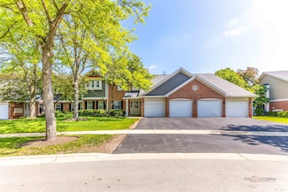 2442 Charleston Dr Unit 5, Schaumburg, IL 60193