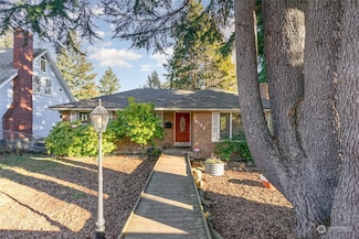 8136 29th Ave SW, Seattle, WA 98126