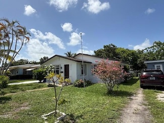 2711 Dewey St, Hollywood, FL 33020