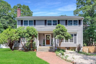 507 Miller Place Rd, Miller Place, NY 11764