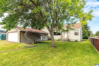 403 S 3rd Ave, Sequim, WA 98382