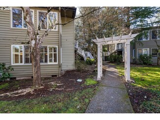 5057 Foothills Dr Unit H, Lake Oswego, OR 97034