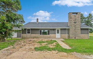 8266 N Meridian Rd, Uniondale, IN 46791