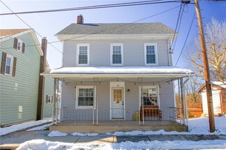 23 Cherry St, Walnutport, PA 18088