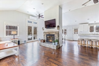 1 Country Ln, Hingham, MA 02043