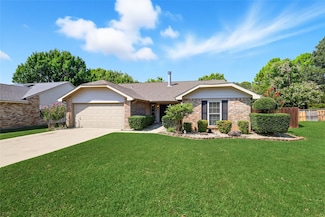 2611 Jenny Ln, Euless, TX 76039