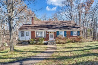 5438 Downing St, Roanoke, VA 24018