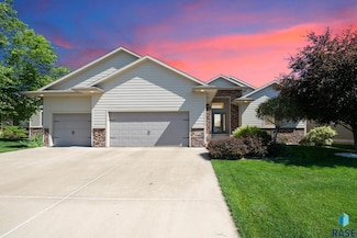 3724 E 52nd St, Sioux Falls, SD 57103