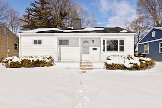 1018 W Langdon St, Freeport, IL 61032