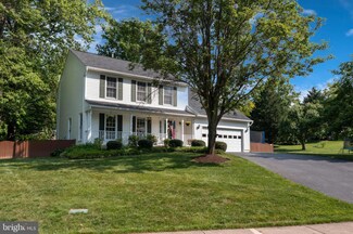 8019 Oak Bridge Ln, Fairfax Station, VA 22039