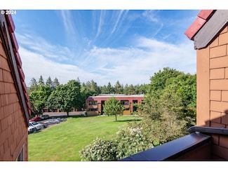 141 Oswego Summit Unit 141, Lake Oswego, OR 97035