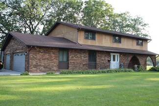 1400 W Black Rd, Shorewood, IL 60404