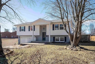 1307 S Pope St, Benton, IL 62812