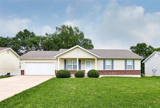 1210 Sleepy Hollow Dr, Troy, MO 63379