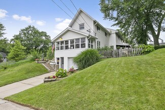 707 Barnett St NE, Grand Rapids, MI 49503