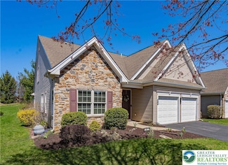 50 Edinburgh Dr, Easton, PA 18045