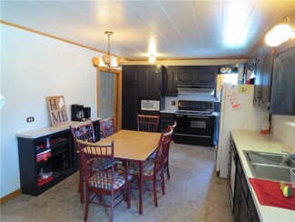 12 High St, Fort Kent, ME 04743