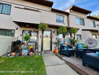 94 Wolkoff Ln Unit A, Staten Island, NY 10303