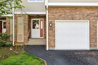 42 Hunters Ln Unit 42, Newington, CT 06111
