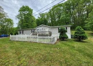 458 Cedar Rd, Crab Orchard, WV 25827