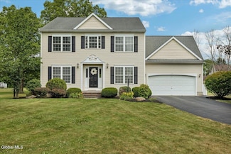 3 Lucille Ln, Ballston Lake, NY 12019