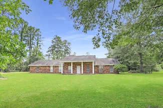 9556 Fairway Dr, Denham Springs, LA 70726