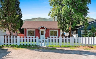 314 E Okanogan Ave, Chelan, WA 98816