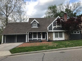5535 Suwanee Rd, Fairway, KS 66205